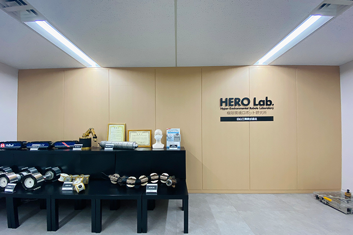 スチールパーテーションに<br>ダイノックシートで仕上げ