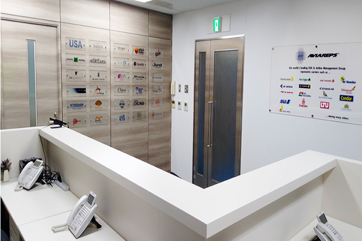 オーダーメイドの造作カウンター工事とパーティション工事