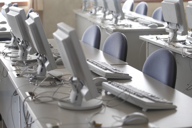 床下配線でスマートなオフィスへ大変身!概要と相場を解説!