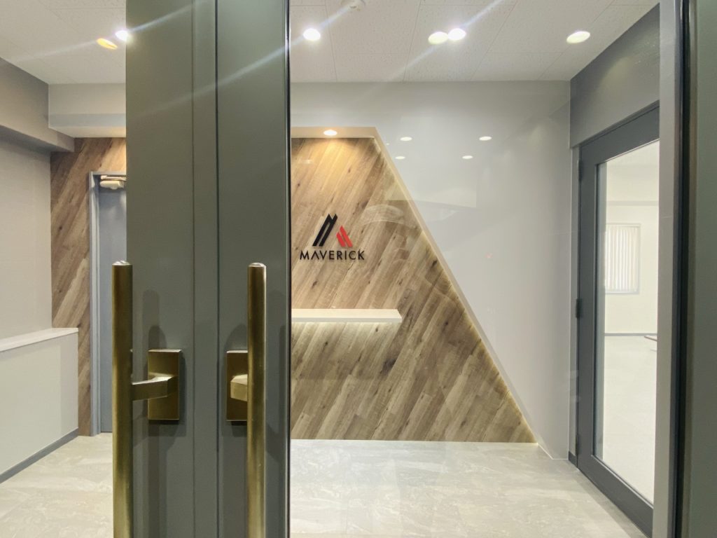 モダンな雰囲気の中に「斜め」を生かしたデザイン