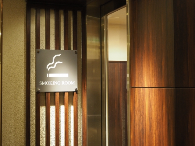 オフィスの分煙化!屋内に喫煙室を設置する方法とは?