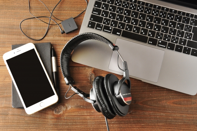 オフィスに心地よい音楽を!BGMが働きやすい環境を作る理由とは?