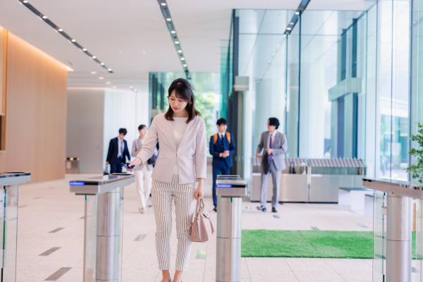 オフィス出社の価値とは?ハイブリッド時代に見直される“働く場所”の意味